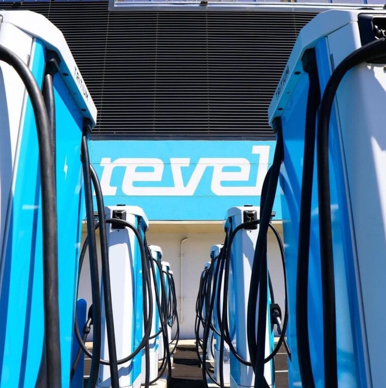 Revel открывает первый эва-центр быстрого зарядки в Сан-Франциско