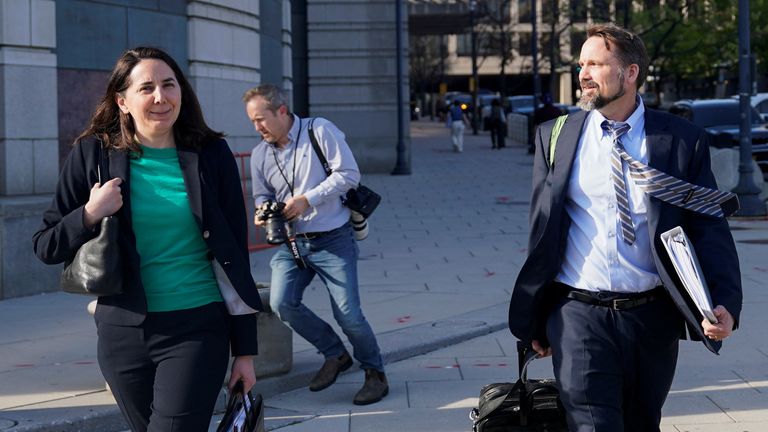 Адвокаты FTC Даниэль Мэтисон и Криша Церилли. PIC: Reuters