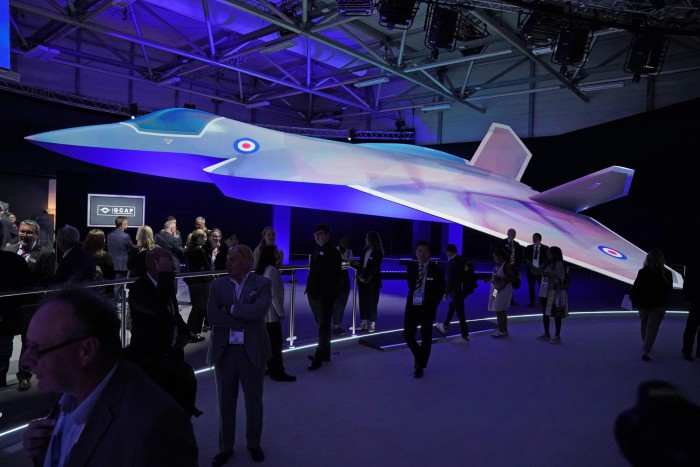 Модель масштабного масштаба LifeSize Глобальной боевой авиационной программы (GCAP) Stealth Fighter