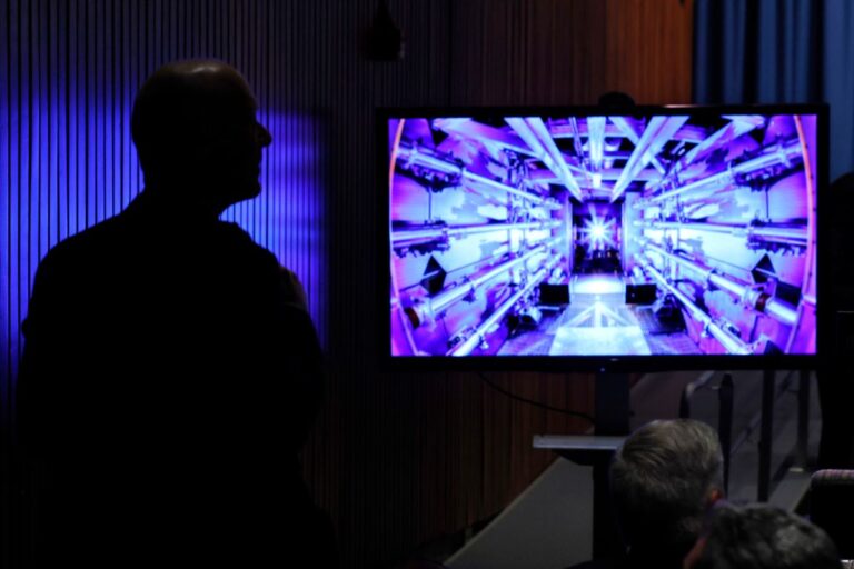 Fusion Power имеет проблему с топливом; Hexium имеет лазерное раствор