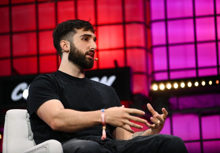 Rivian Elects Cohere генерального директора по своему совету по последнему сигналу, производитель EV оптимистичен по искусству AI
