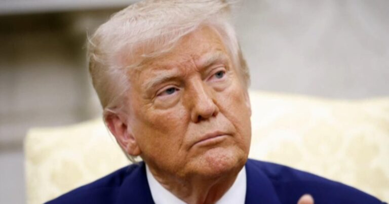 Монета мемов Трампа, которая вырвалась в ценность, всплеск за ужином с президентом