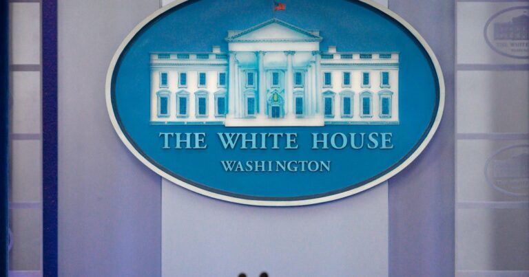 Администрация Трампа уволяет почти 400 ученых, работающих над национальным отчетом о климате Конгресса