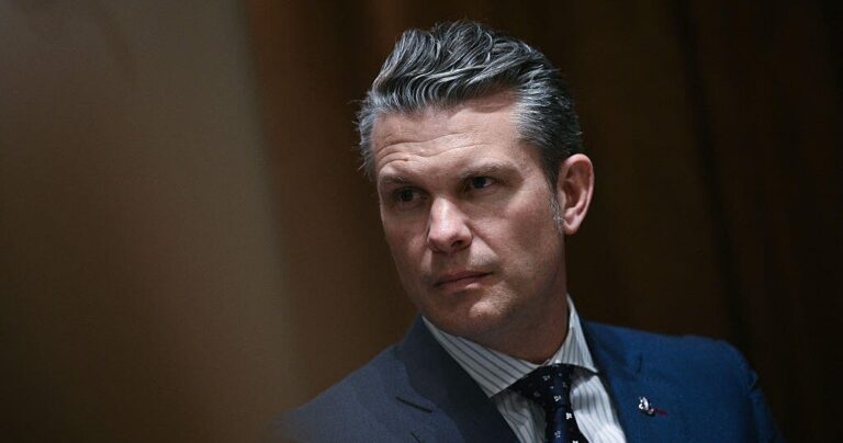 Hegseth Заказы Makeup Studio установлена ​​в Пентагоне