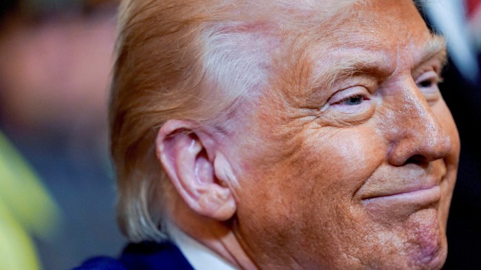 Трамп бросает вызов рынку и продвигается вперед с торговой войной