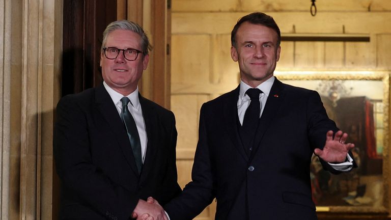 Встреча Starmer и Macron в шашках в прошлом месяце. PIC: Reuters
