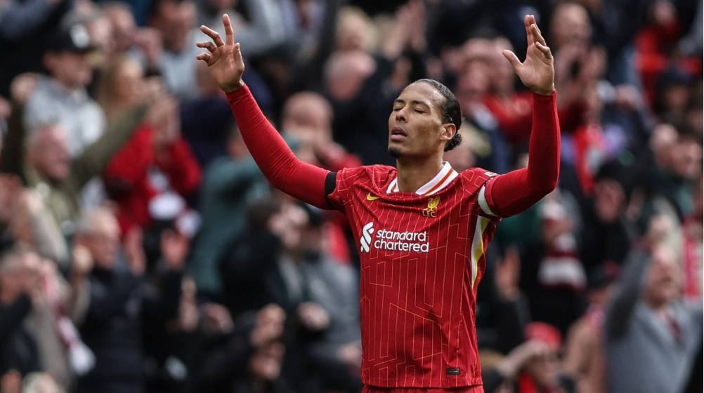 Вирджил ван Дейк ручки Новый Ливерпульский контракт на следование Mo Salah