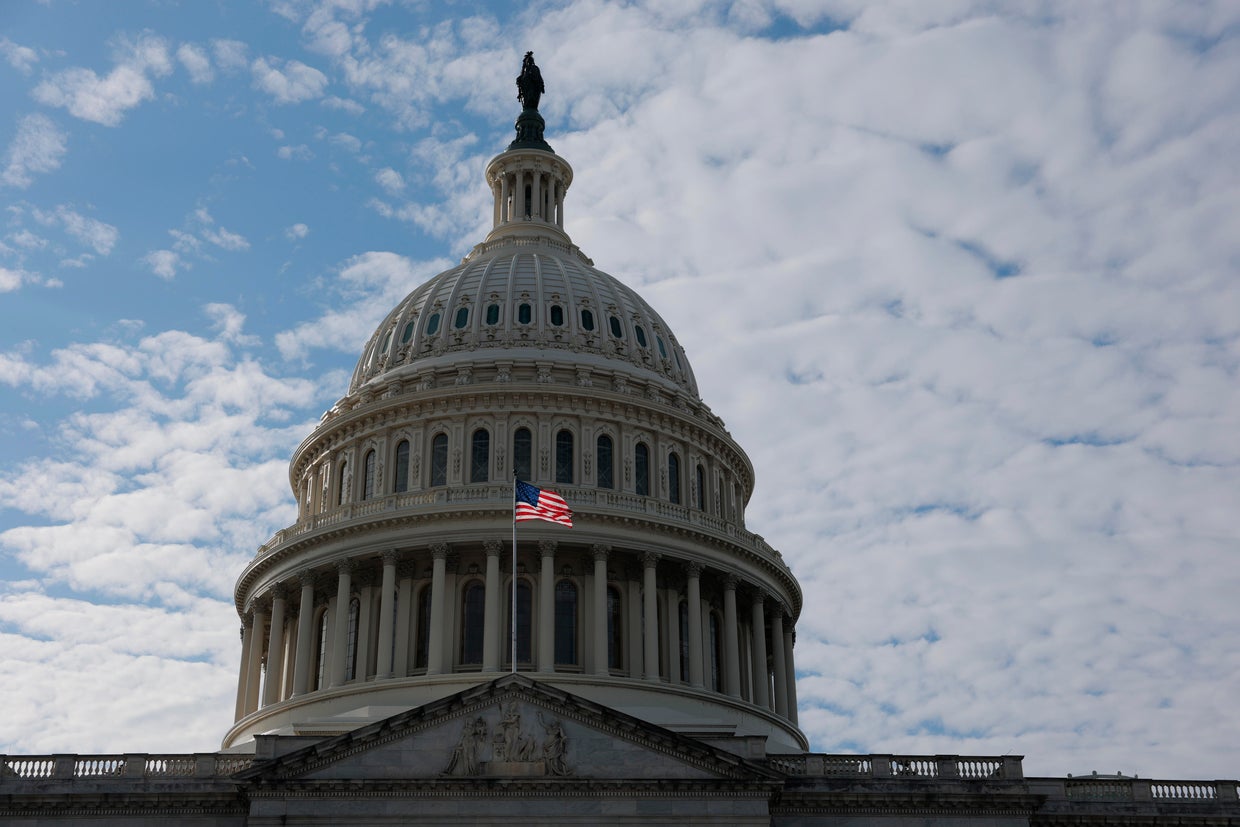 Вид на здание Капитолия США 18 февраля 2025 года в Вашингтоне, округ Колумбия. 