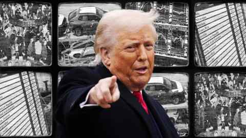 Дональд Трамп указывает наружу и окружен фотографиями его списка тарифов, торговцев фондовым рынком и графиков и автомобилей на транспортере