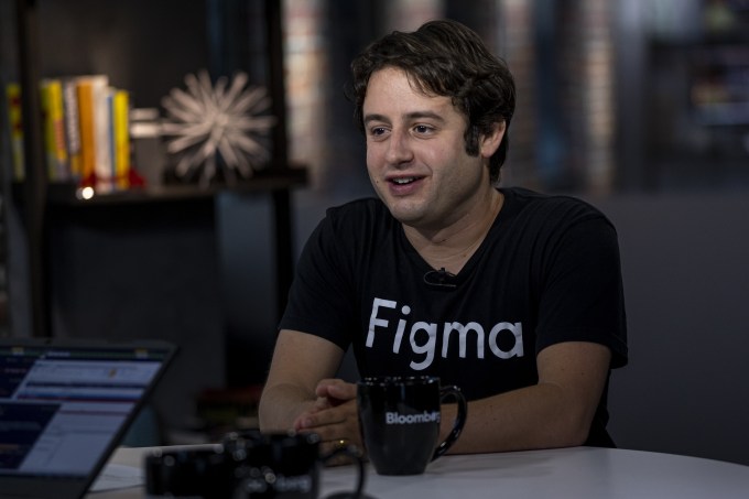 Дилан Филд, соучредитель и главный исполнительный директор Figma Inc., выступает во время интервью Bloomberg Technology Television в Сан-Франциско, штат Калифорния, США, в четверг, 24 июня 2021 года. Компания по разработке программного обеспечения Figma привлекла новое финансирование при оценке 10 миллиардов долларов, квинтоалировав свой ценник с прошлого года. Фотограф: Дэвид Пол Моррис/Блумберг через Getty Images