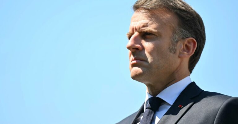 Офис Макрона погрузился в крупный скандал с минеральной водой — Politico