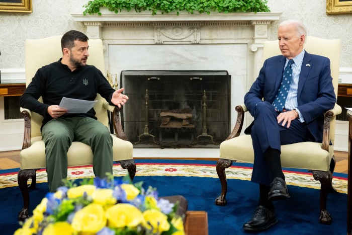 Президент США Джо Байден встречается с президентом Украины Володимир Зеленски в Овальном офисе Белого дома в Вашингтоне, округ Колумбия, 26 сентября 2024 года.