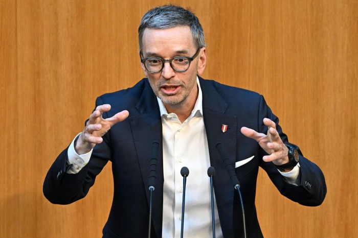 Герберт Кикл, лидер крайне правого FPö