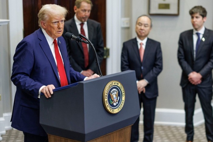 Слева направо, Дональд Трамп, Ларри Эллисон из Оракула, сын Масайоши и генеральный директор Openai Сэм Альтман