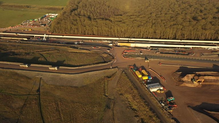 HS2: Расследование, запущенное в две фирмы, поставляющие строителя | Политические новости