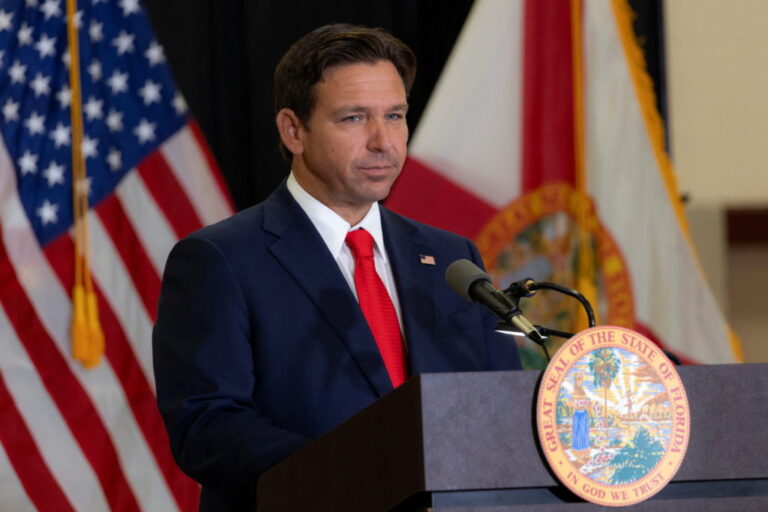 Губернатор Desantis подписывает законопроект, делающий Флориду 2 -й штат, запрещающий фторид из своей системы водоснабжения