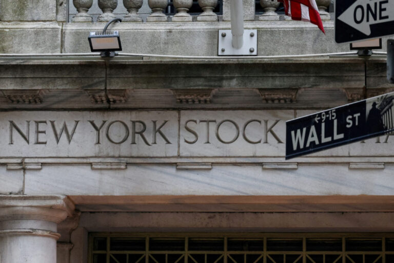S & P 500 Rallies 2%, так как Уолл -стрит отвечает на задержку Трампа 50% тарифов ЕС