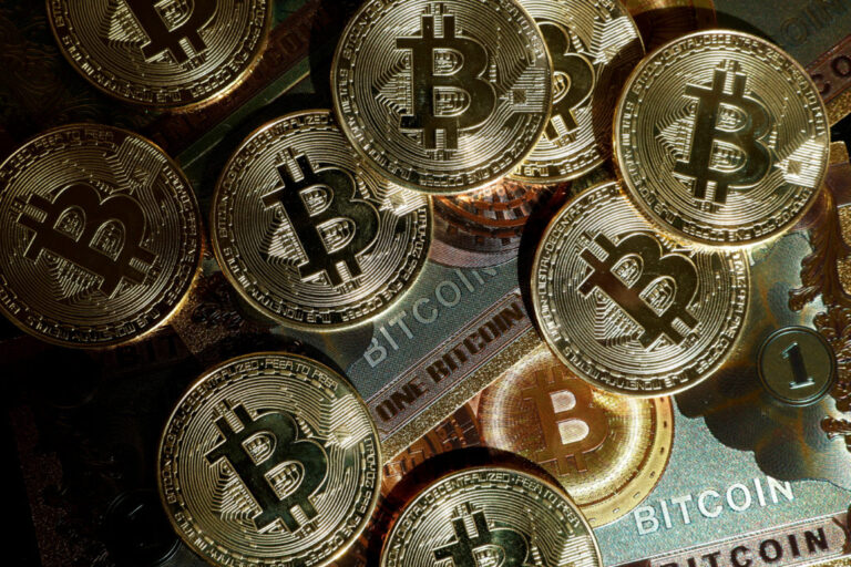 Биткойн достигает все время, так как криптоиндустрия набирает политические победы