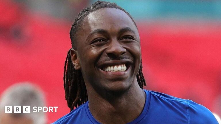 Eberechi Eze: Crystal Palace и Forward Англия выигрывает шахматный турнир