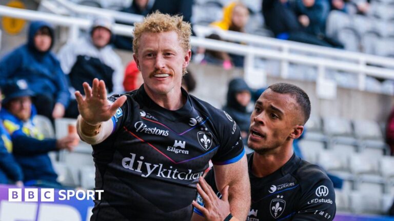 Super League: Castleford Tigers 8-32 Wakefield Trinity-Magic Weekend заканчивается односторонней игрой
