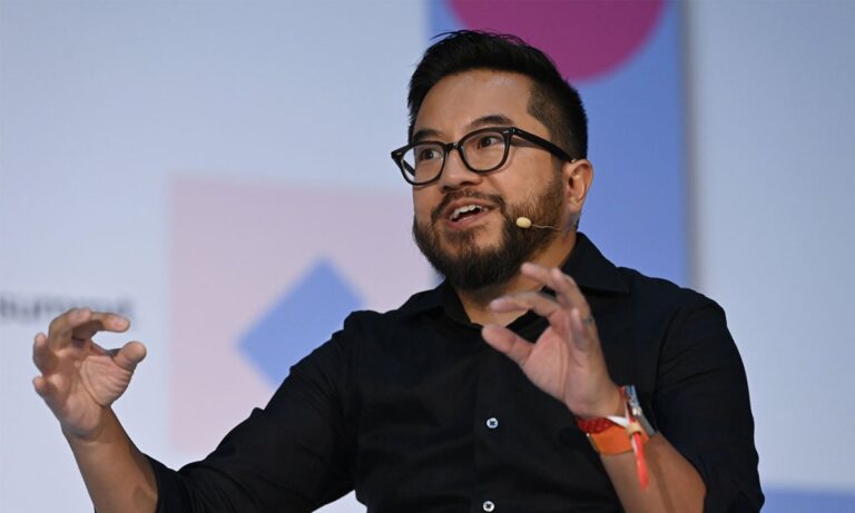 Y Combinator говорит, что Google — это «монополист», который «задержал» экосистемы стартапа