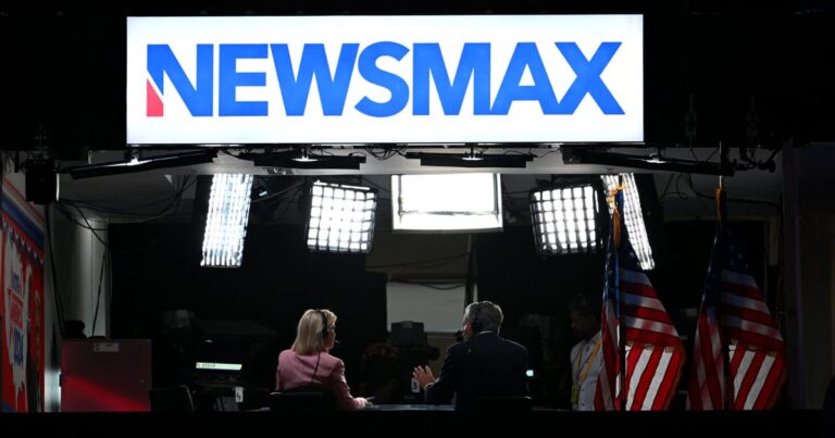Политики Европы обращаются к Newsmax, чтобы привлечь внимание Трампа — Политико