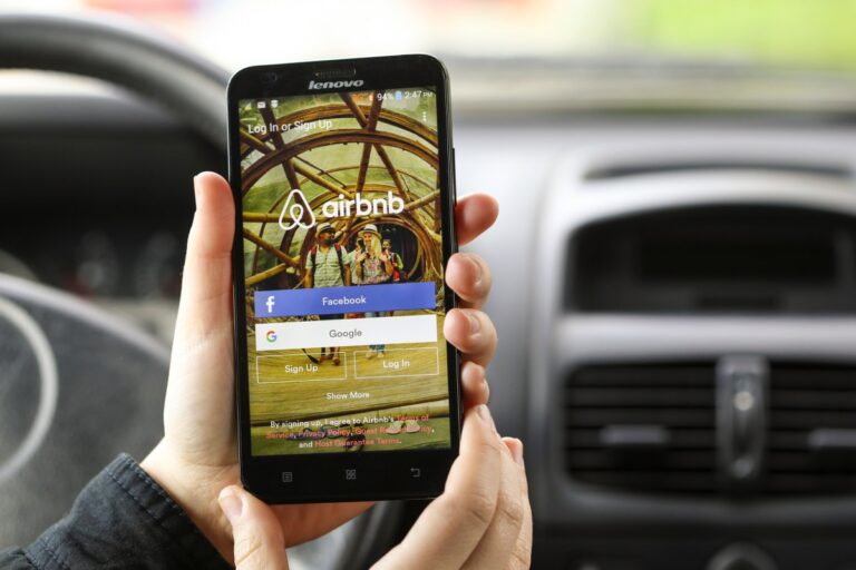 Airbnb тихо развертывает бота для обслуживания клиентов AI в США