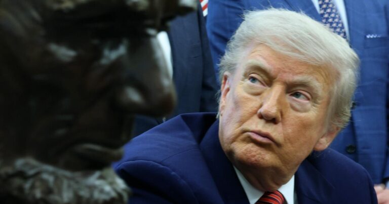 Трамп хочет заблокировать финансирование для Калифорнии по сравнению с участием спортсменов Транс -Атлета