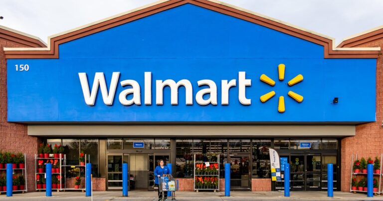 Трамп предупреждает Walmart от повышения цен, говорит компании «есть тарифы»