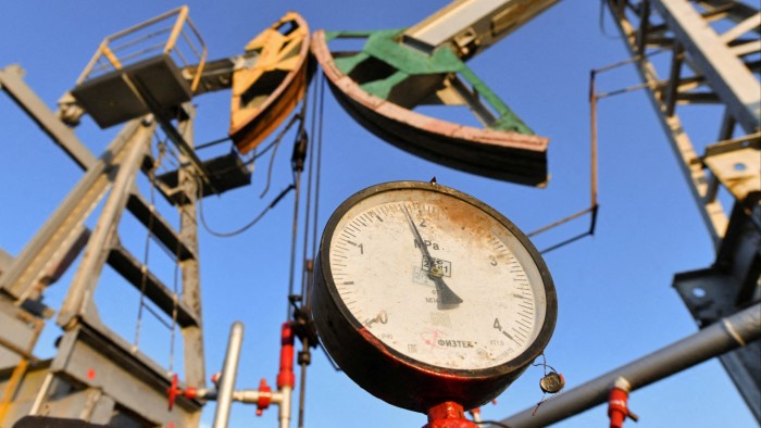 Великобритания получает ключевые данные по российской торговле нефтью с санкциями