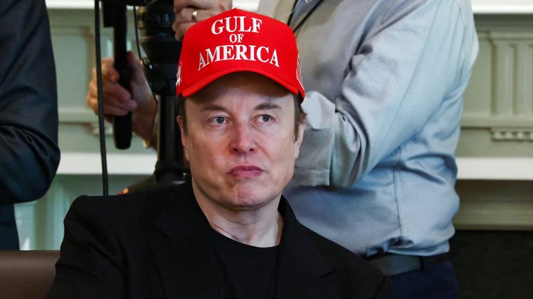 Генеральный директор Tesla Элон Маск посещает заседание кабинета министров, проведенное президентом США Дональдом Трампом в Белом доме в Вашингтоне, округ Колумбия, США, 30 апреля 2025 года. Рейтер/Эвелин Хокштейн TPX Изображения дня дня