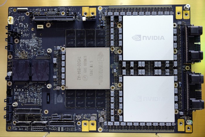 ЦП/графический процессор GB200 от NVIDIA.