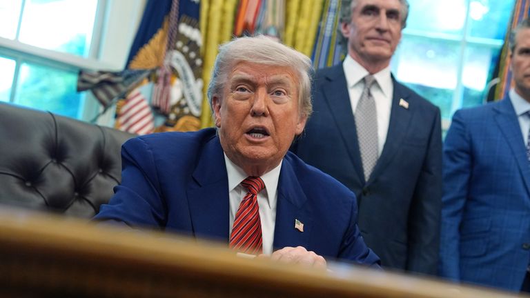 Торговая война в США и ЕС опасается, когда Европа наносит удар по угрозе Трампа | Мировые новости