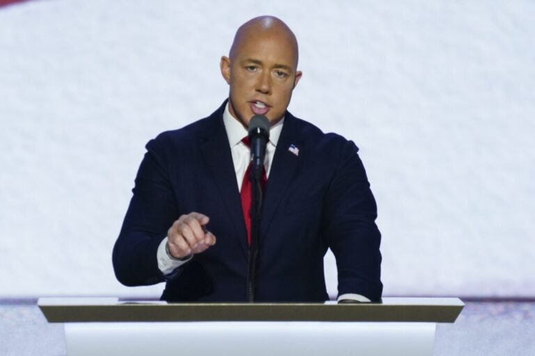 Американские республиканцы SLAM EU 'Double Standard of Plock Election Financing — Politico