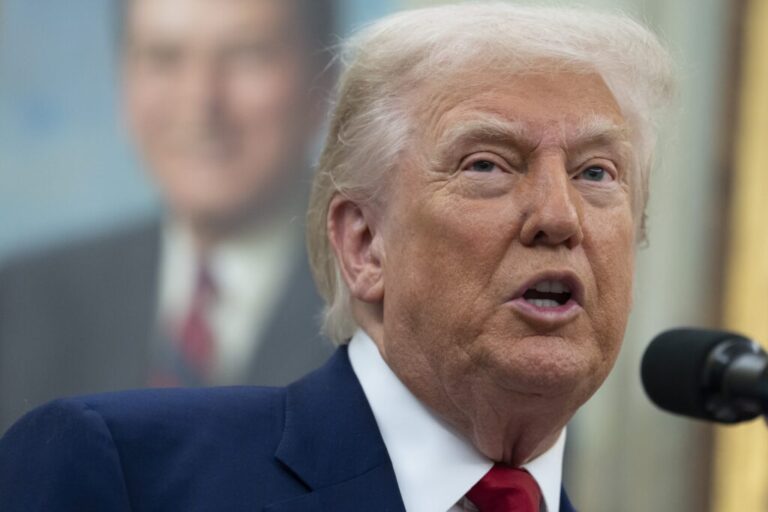 Трамп суматохи укрепляет руку ЕС в тарифных переговорах — Politico