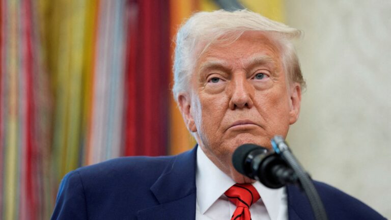 Трамп угрожает ЕС с 50% тарифами — так как Apple сталкивается с 25%, если в США не сделаны iPhone | США новости