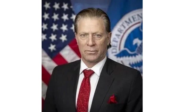 Исполняющий обязанности начальника FEMA Дэвид Ричардсон 