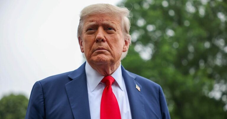 Верховный суд позволяет администрации Трампа возобновить депортацию в третьи страны без уведомления
