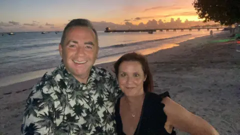 Hunt Family / BBC News Джон и Кэрол