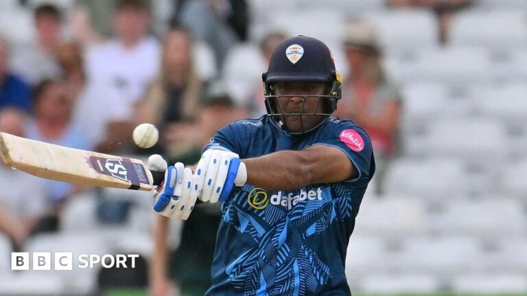 T20 Blast: Дербишир победил Лестершир по семи калиткам