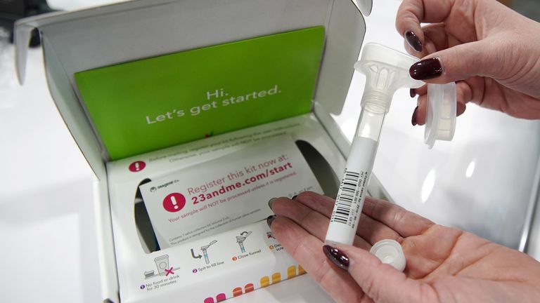 23andme Genetic Testing Kit. Файл фото: Reuters