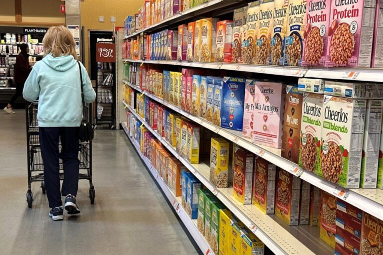 Инфляция в США немного выросла в прошлом месяце, так как цены на продукты стали выше
