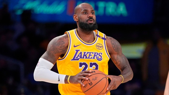 Владелец Los Angeles Lakers Близкий босс Guggenheim Partners