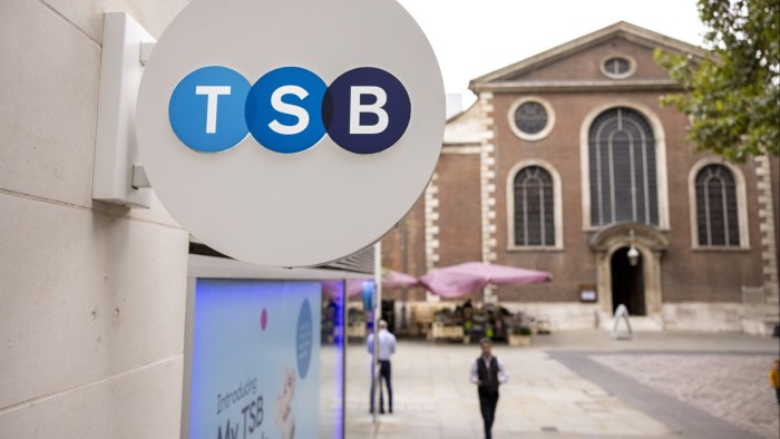 Sabadell исследует продажу британского банка High Street TSB