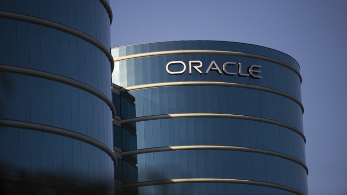 Акции Oracle достигли рекордного уровня в облачном контракте за 30 млрд долларов США.