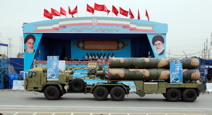Ракетная система S-300, выставленная во время парада в День армии Ирана
