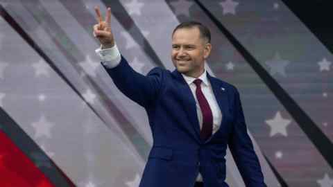 Карол Навроки
